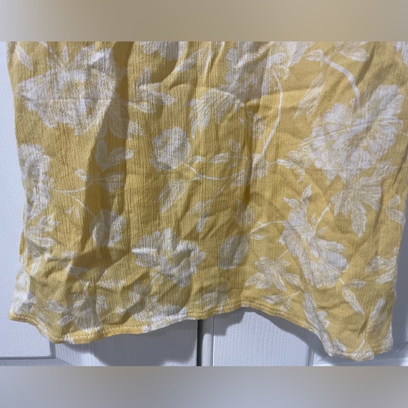Polly Brand Sz-8 Yellow & Cream  Floral Dress. - Picture 4 of 8